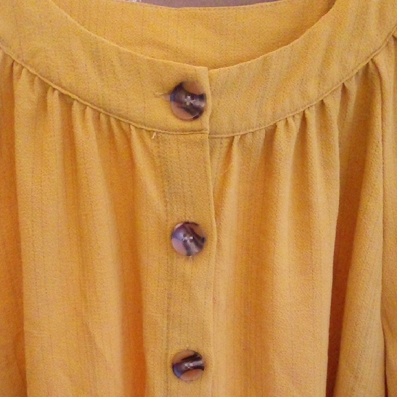 Button-Up Women's Top, M - Picture 2 of 8